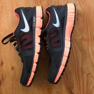 Women’s Nike Tennis Shoes